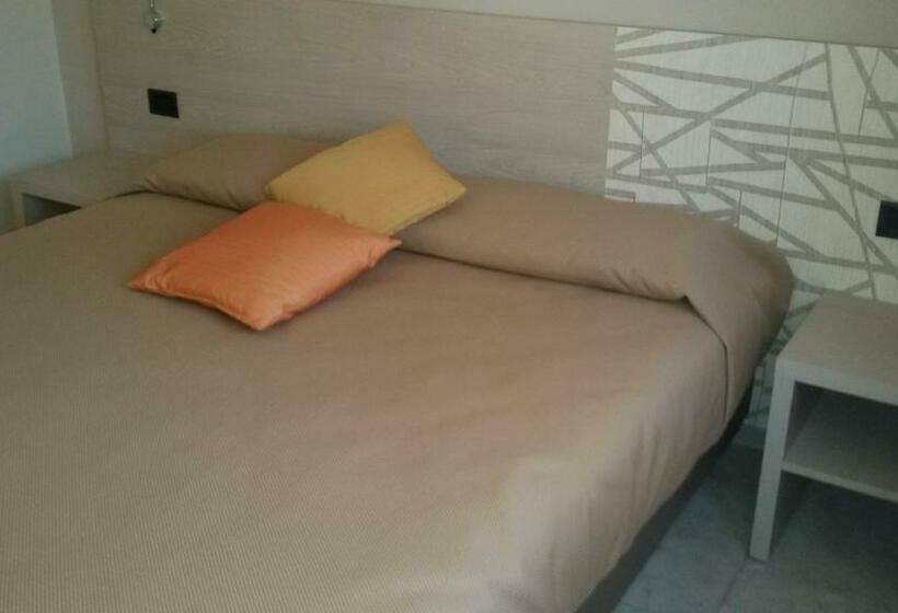 חדר סטנדרט יחיד, Cinzia