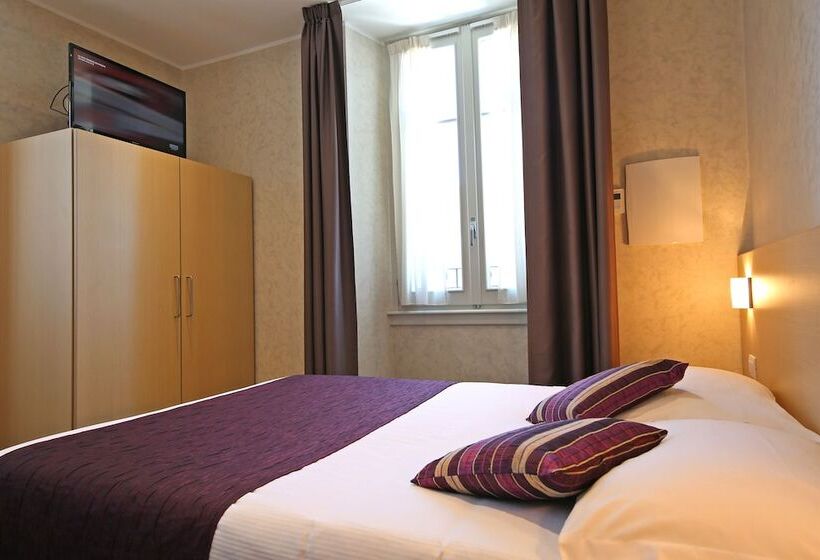 베이직 룸 더블 침대, Helvetia