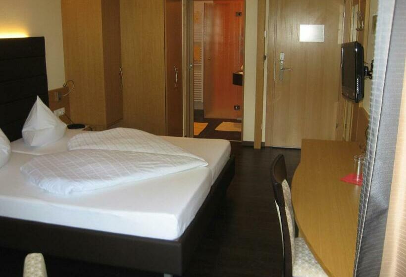 חדר סטנדרט עם מרפסת, Maximilian