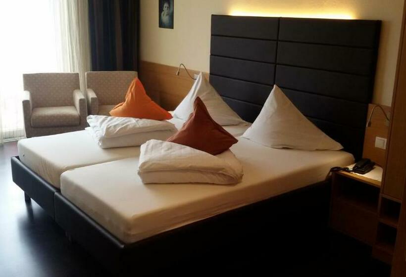 חדר סטנדרט עם מרפסת, Maximilian