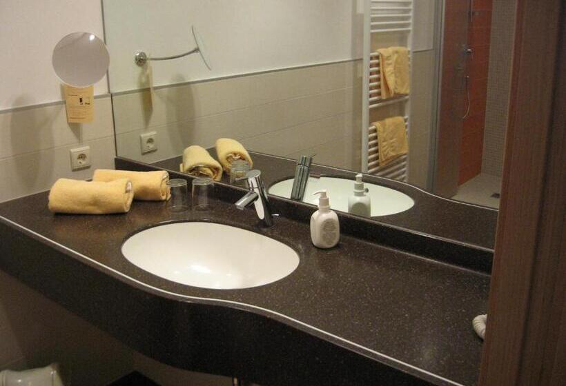 חדר סופריור עם מרפסת, Maximilian