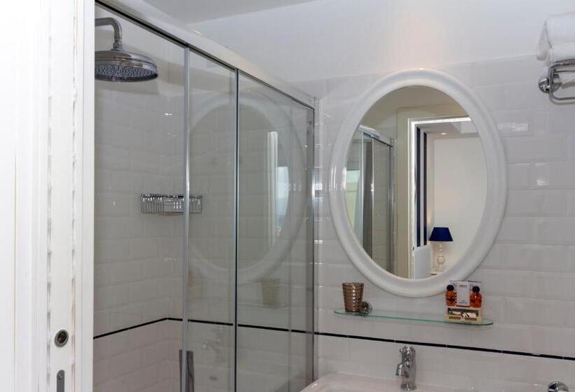 חדר דלוקס נוף לים, Nautilus