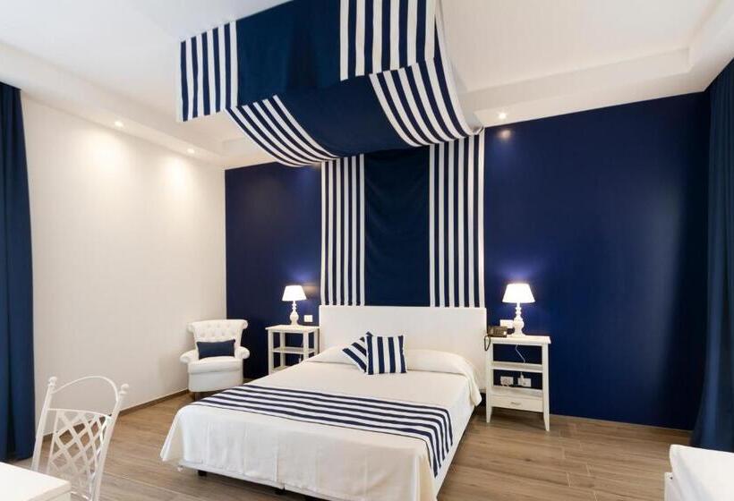 סוויטת ג'וניור עם מסג'ר מים, Nautilus