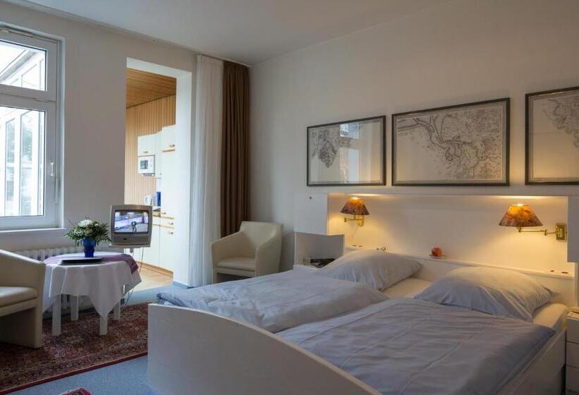 标准工作室, S Haus Waterkant & Strandvilla Eils