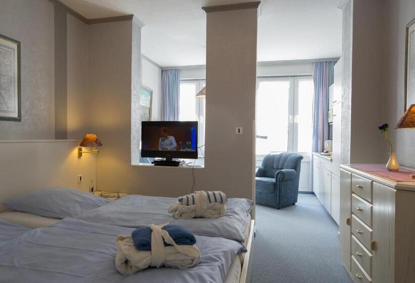 标准工作室, S Haus Waterkant & Strandvilla Eils