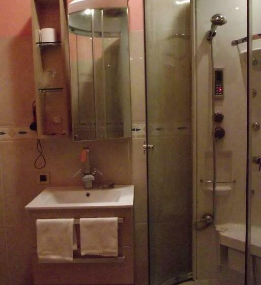 חדר סטנדרט יחיד, Total