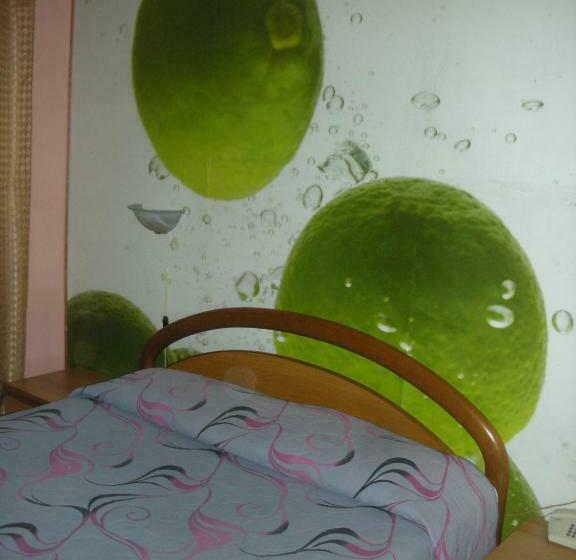 חדר סטנדרט, Total