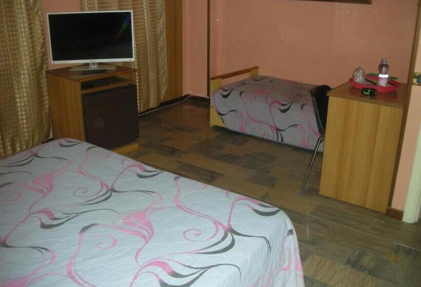 חדר סטנדרט לשלושה, Total