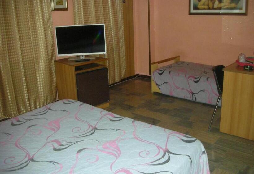 חדר סטנדרט לשלושה, Total