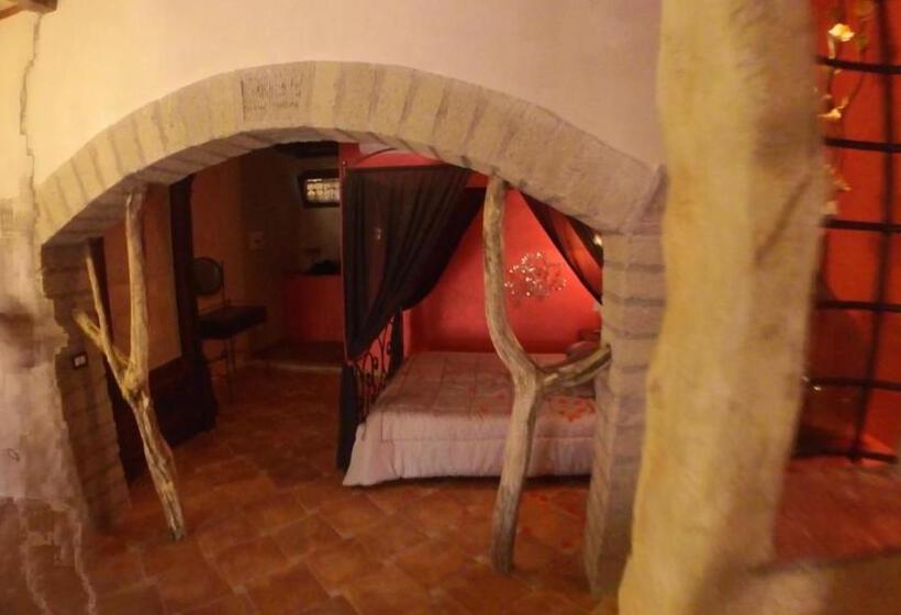 디럭스 스위트, Il Giardino Dei Flintstones B&b