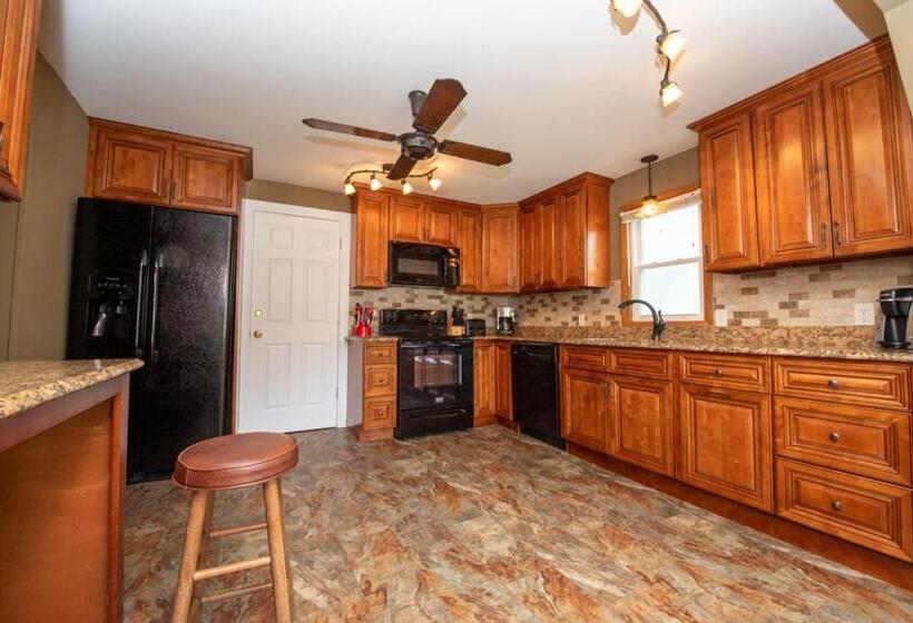 בית, חדר שינה 1, Shore Meadows Lodge Llc