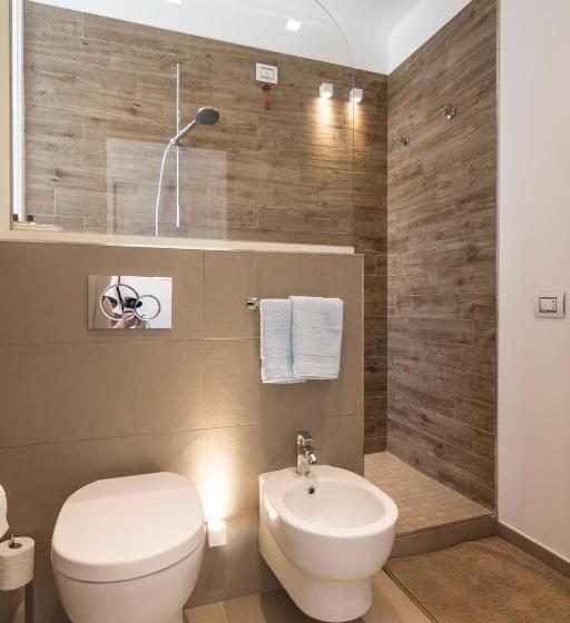 غرفة ديلوكس مطلّة علي البحر, Villa Capodarco B&b