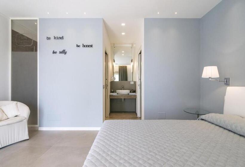 غرفة ديلوكس مطلّة علي البحر, Villa Capodarco B&b