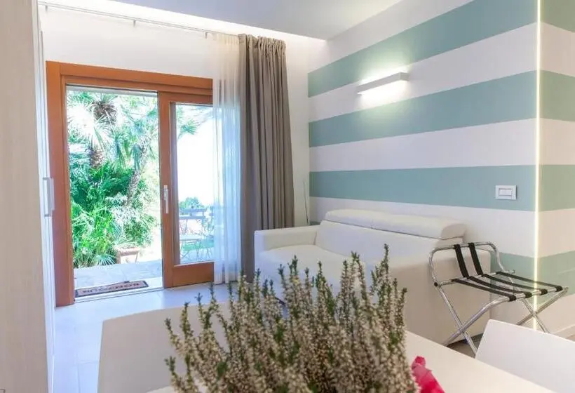 オーシャンビュースイート, Villa Capodarco B&b