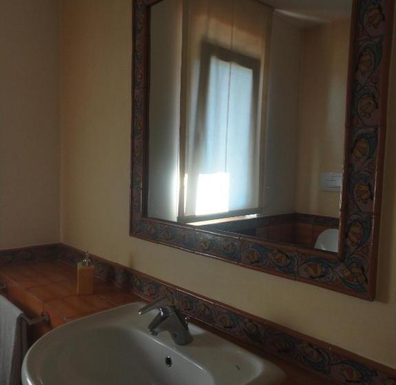 اتاق سه نفره دلوکس با چشمانداز دریا, Villa Zagara Luxury Bed And Breakfast