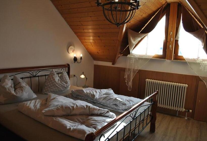 Номер Стандарт с Балконом, B&b Apart Hotel Goldener Hahn   Guesthouse Hirsch Baiersbronn