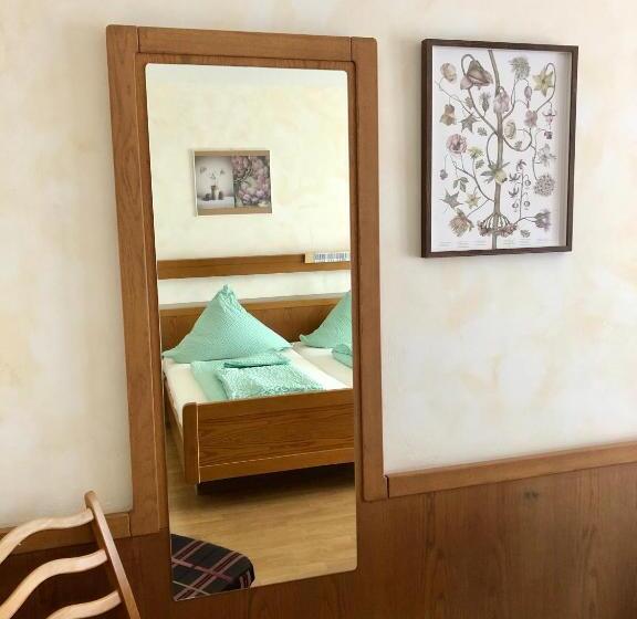 エコノミートリプルルーム, B&b Apart Hotel Goldener Hahn   Guesthouse Hirsch Baiersbronn