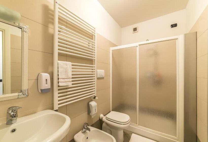 اتاق استاندارد یک تخته با سرویس بهداشتی مشترک, Domus San Martino Guesthouse