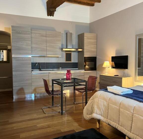 استودیو استاندارد با بالکن, Domus San Martino Guesthouse