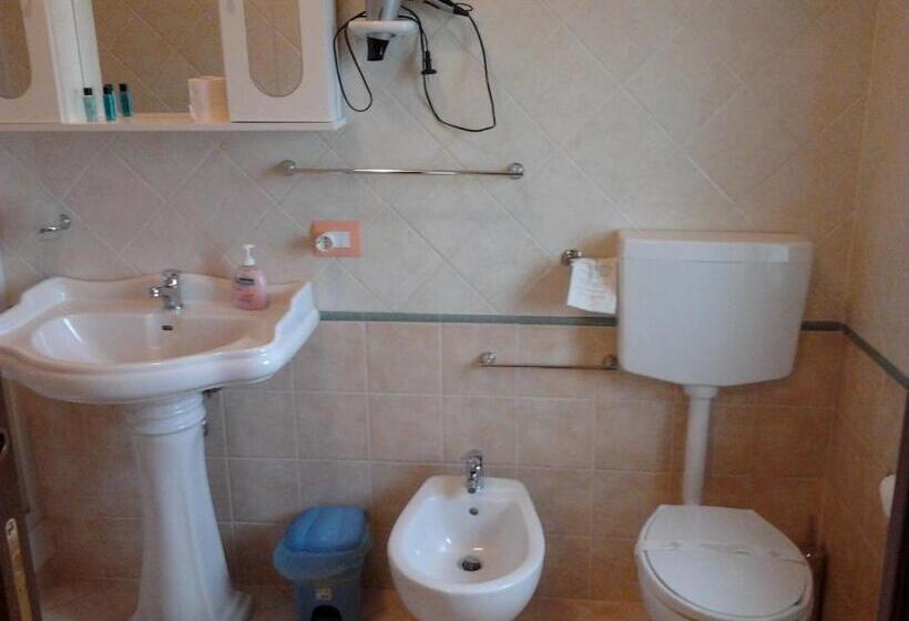 غرفة قياسية رباعية, Il Laghetto