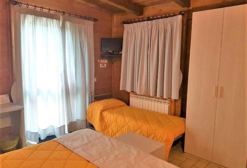 غرفة قياسية ثلاثية, Il Laghetto