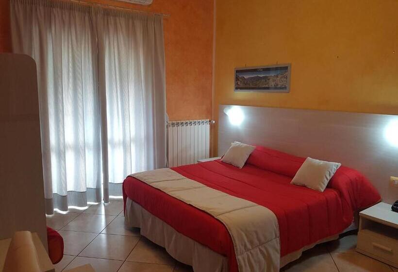 غرفة قياسية رباعية, Il Laghetto