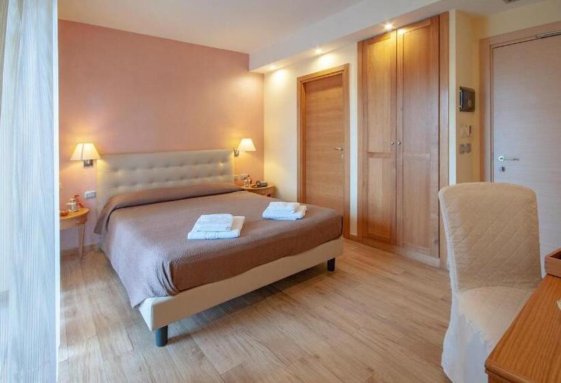 اتاق استاندارد با بالکن, Maison Reale