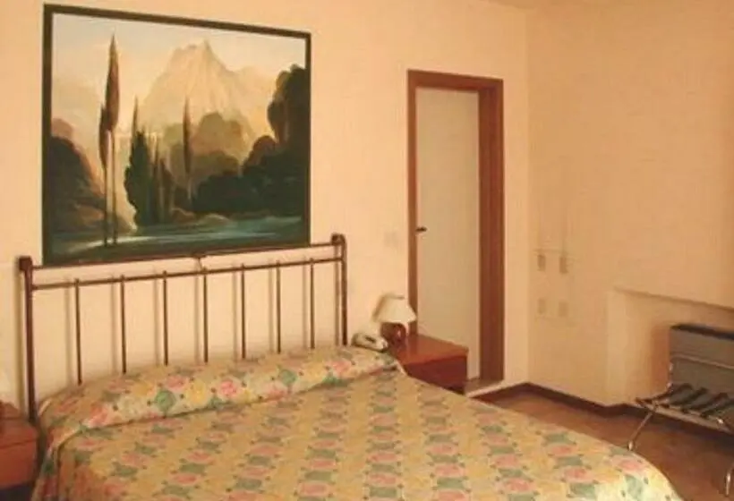 Standard Kolmen Hengen Huone, Albergo El Rancho