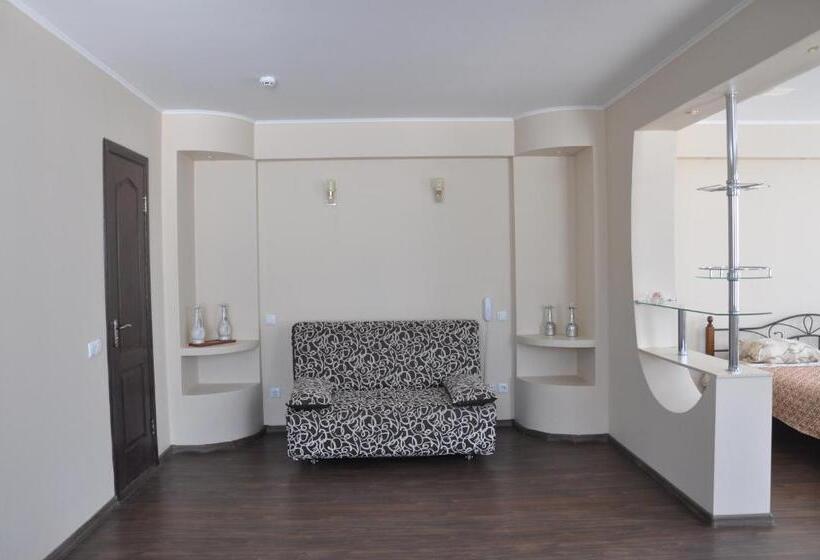 スイート, And Entertaiment Complex Vlada