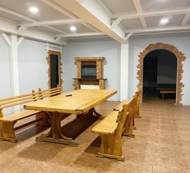 デラックスルーム, And Entertaiment Complex Vlada