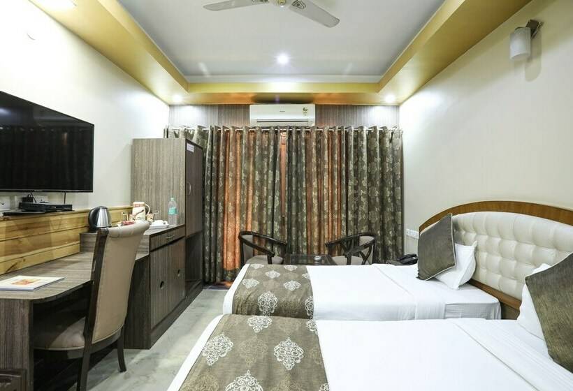 Deluxe Rum, Le Grand Regency