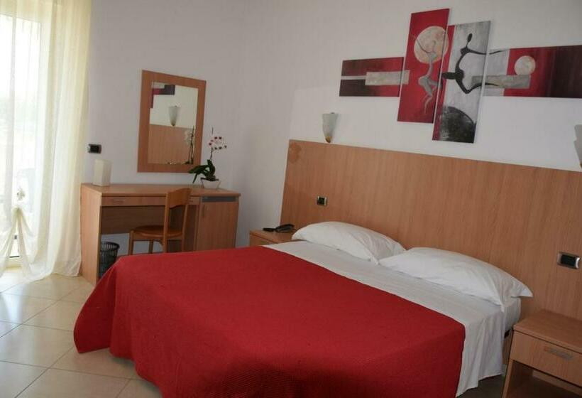 Chambre Standard avec Balcon, Maggiore