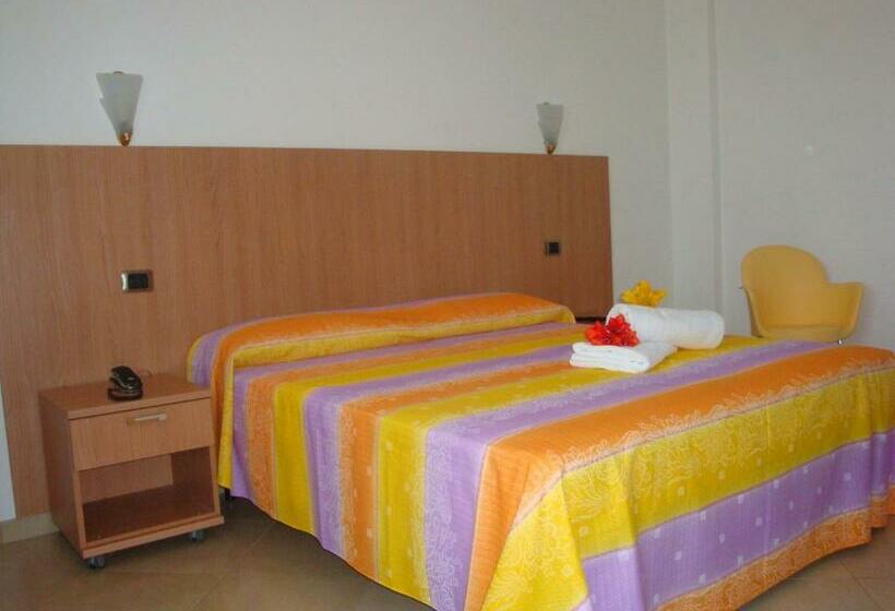 Quarto Estandar com Sacada, Maggiore