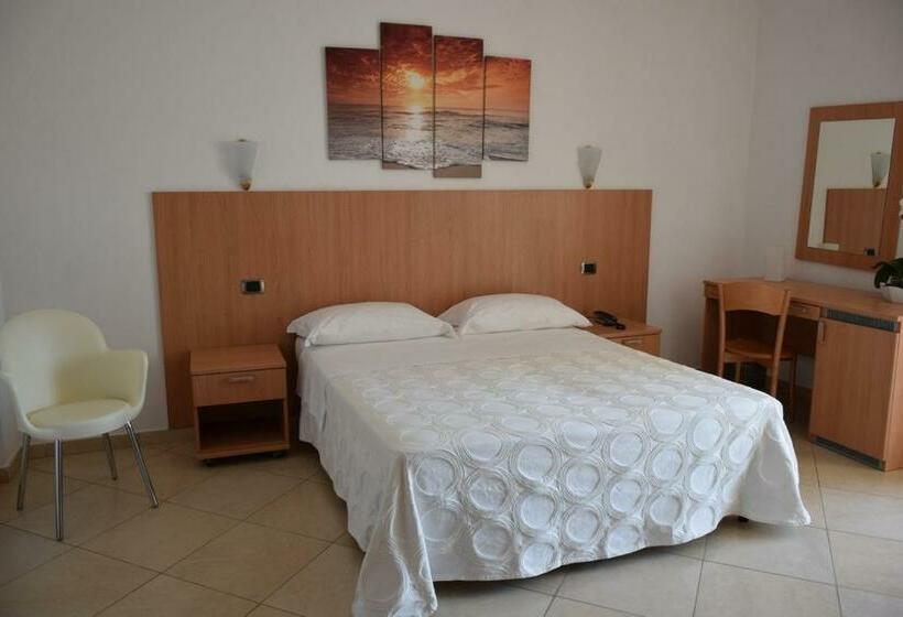 Chambre Standard avec Balcon, Maggiore