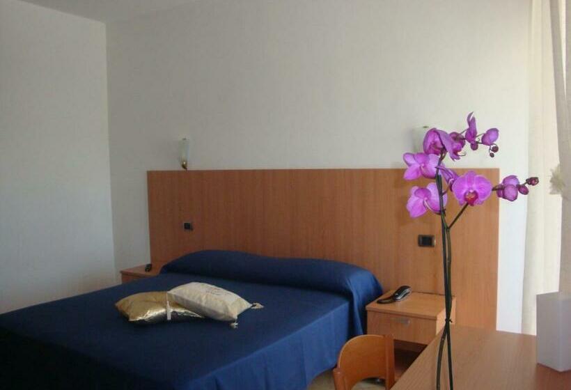 Chambre Standard avec Balcon, Maggiore