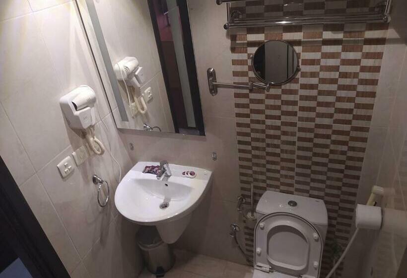 スタンダードトリプルルーム, Meral