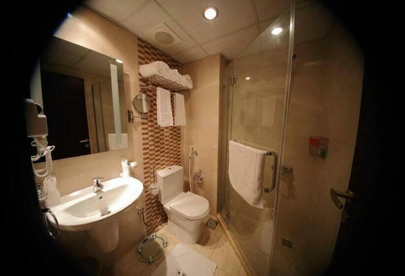 スタンダードトリプルルーム, Meral