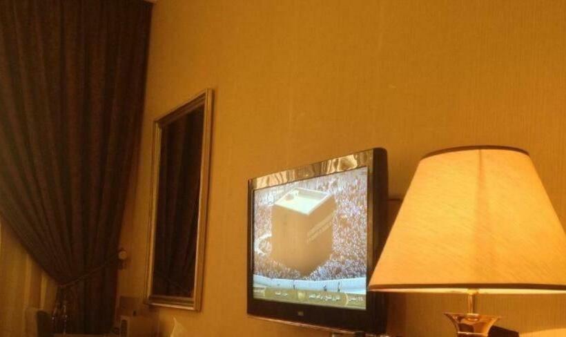 スタンダードトリプルルーム, Meral