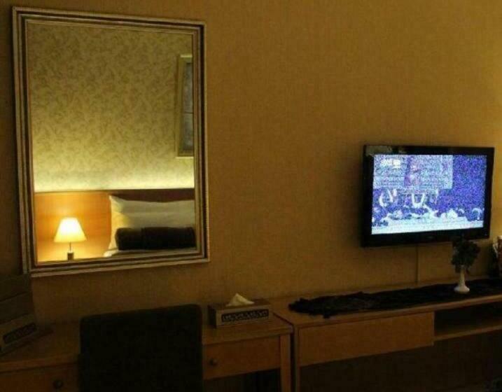 スタンダードトリプルルーム, Meral