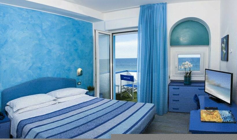 Номер Стандарт Трехместный, Napoleon