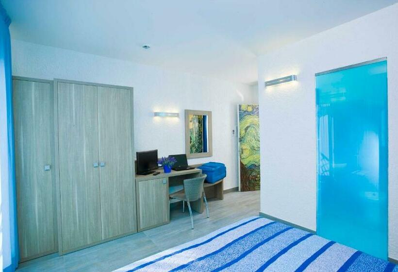 Номер Стандарт Боковой Вид на Море, Napoleon