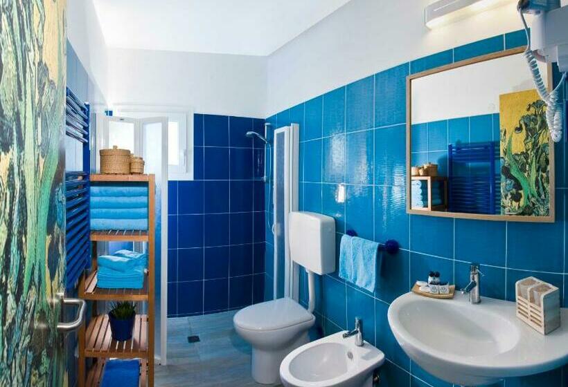 Номер Стандарт Боковой Вид на Море, Napoleon