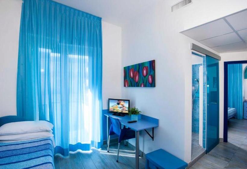 Четырехместный Номер Стандарт Вид на Море, Napoleon