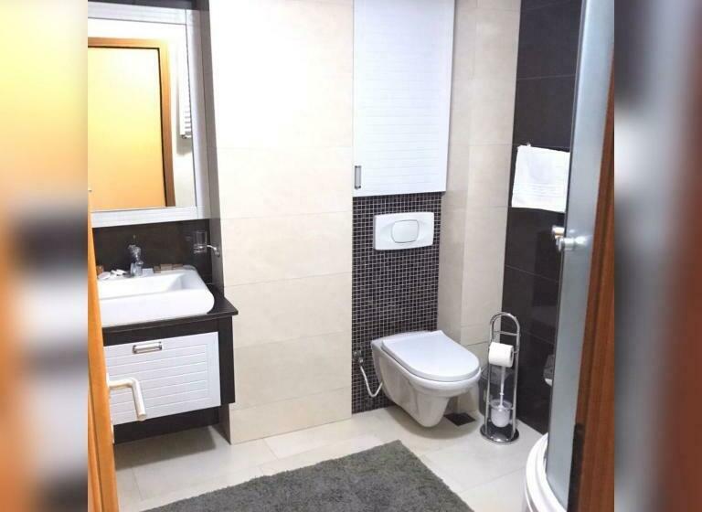 اتاق استاندارد یک نفره, Theranda