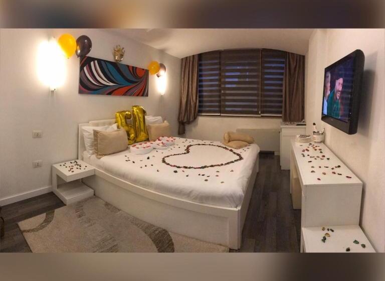 اتاق استاندارد, Theranda