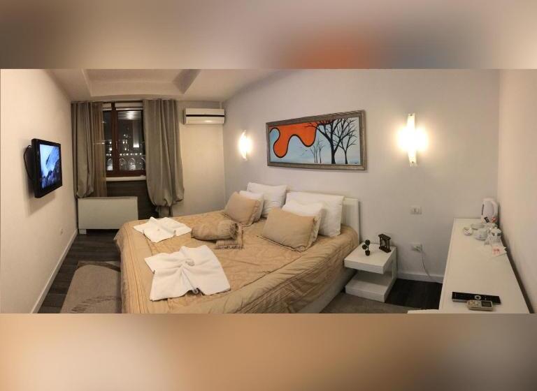 سوییت, Theranda