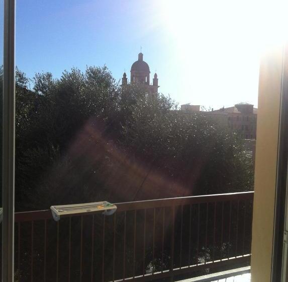 标准间, Villa Gloria