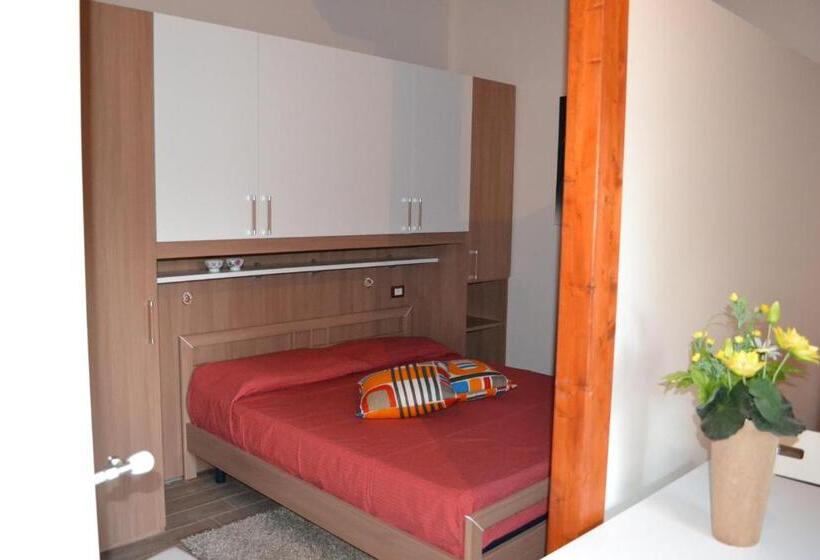 חדר סטנדרט לשלושה, Villa Adriana B&b