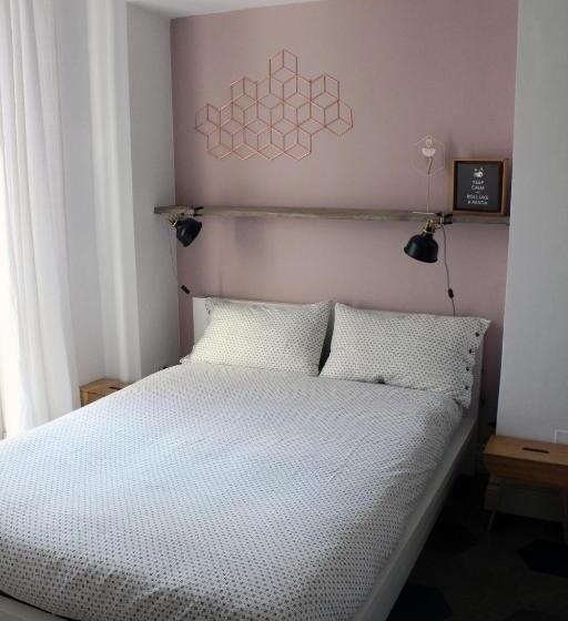 جناح, Bamboo Eco Hostel