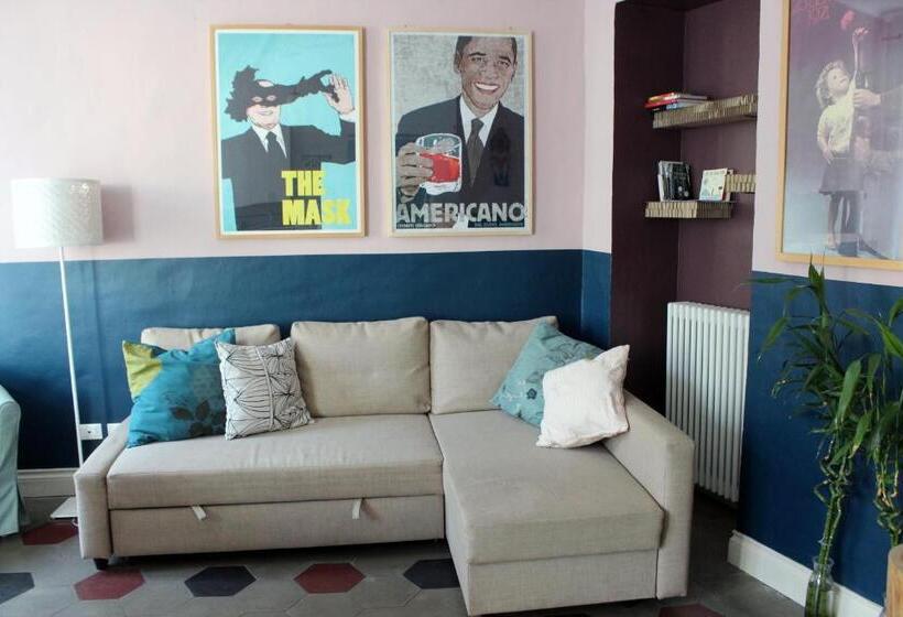 جناح, Bamboo Eco Hostel